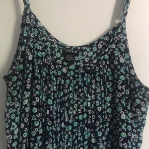 Flower Power! Ditsy floral tank top